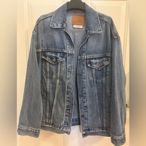 Levi's Classic Blue Denim Trucker Jacket